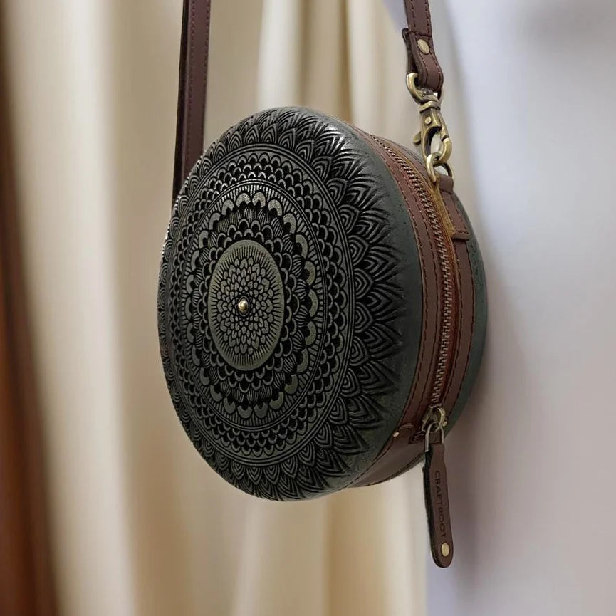 Artful round Bag
